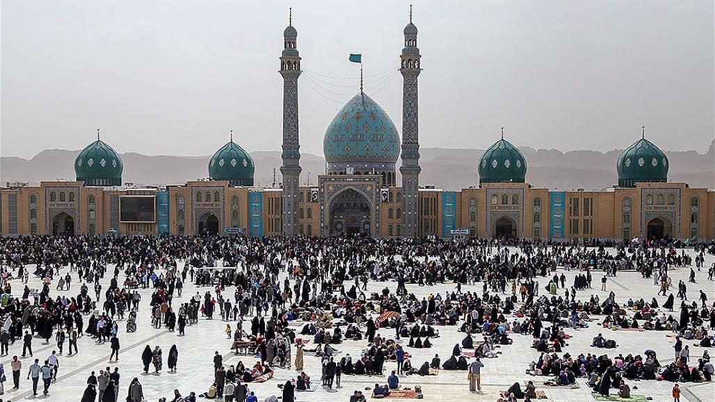 محافظة قم الإيرانية تلغي الاعتكاف في المساجد وتدعو إلى التزام المنازل