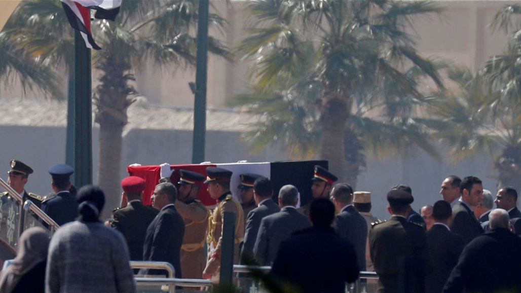 انتحار "مدرس" حزنا على وفاة الرئيس المصري الأسبق مبارك