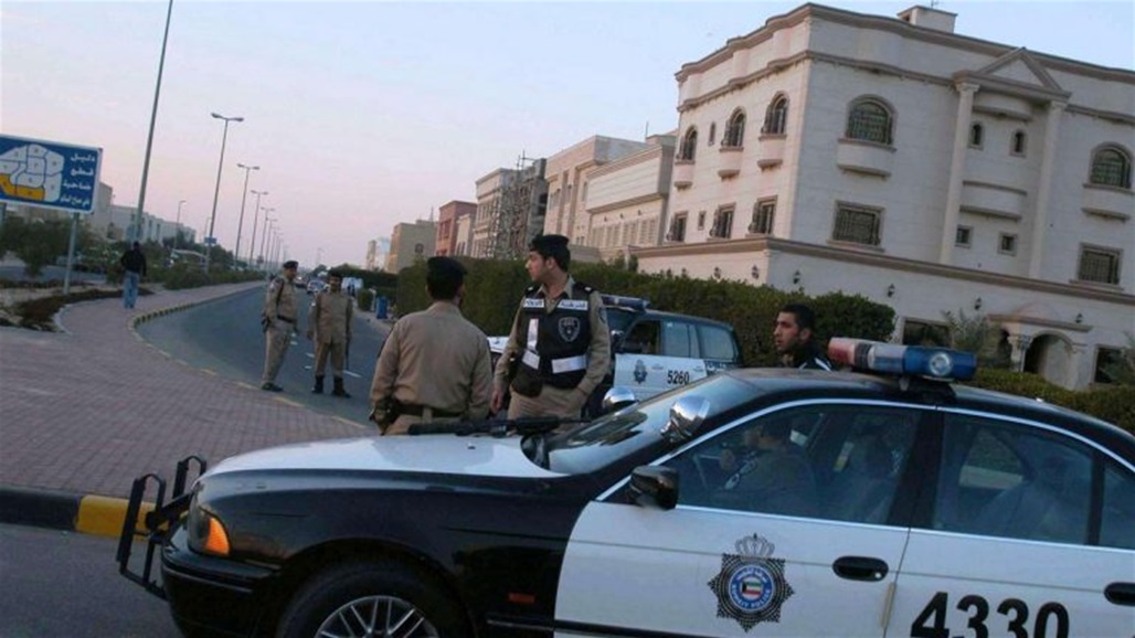 كويتي "يعتدي" على مواطنة أمام المارة!