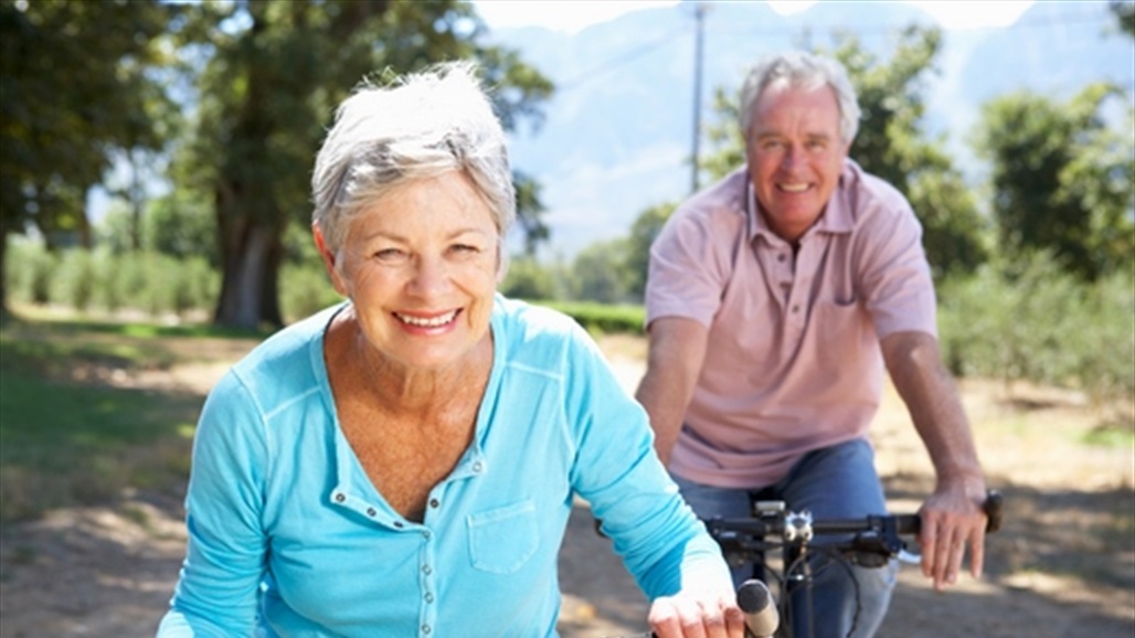 لهذا السبب.. عمر الرجال أقصر من النساء!