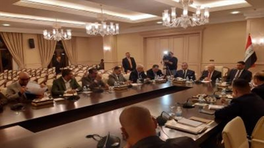خلية الأزمة تنفي تعطيل دوام المؤسسات الحكومية وتؤكد: التعطيل يشمل المدارس والجامعات فقط