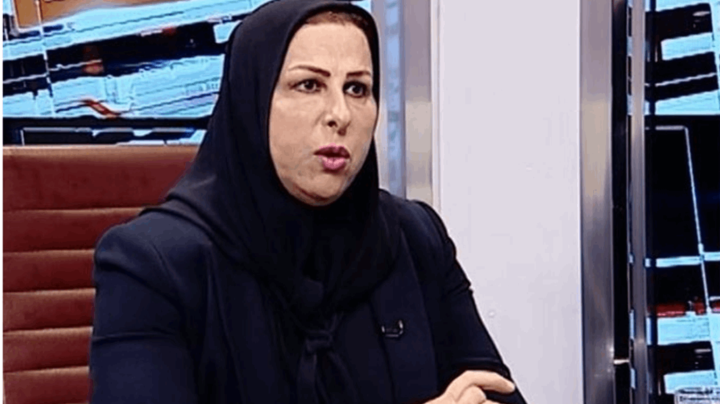 الحكومة خارج إطار المحاسبة.. نائبة تعرض وثائق: سباق لإبرام العقود في الوزارات