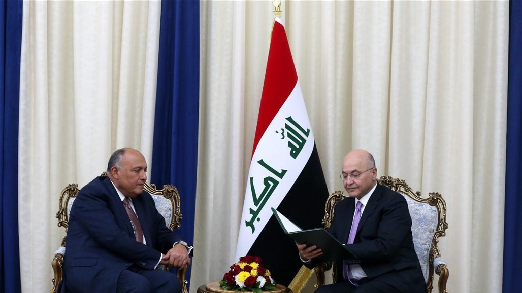 صالح يتسلم رسالة نصية من السيسي