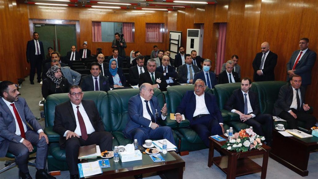 رئيس الوزراء يشيد باليات وزارة النفط في تسعيرة النفط 