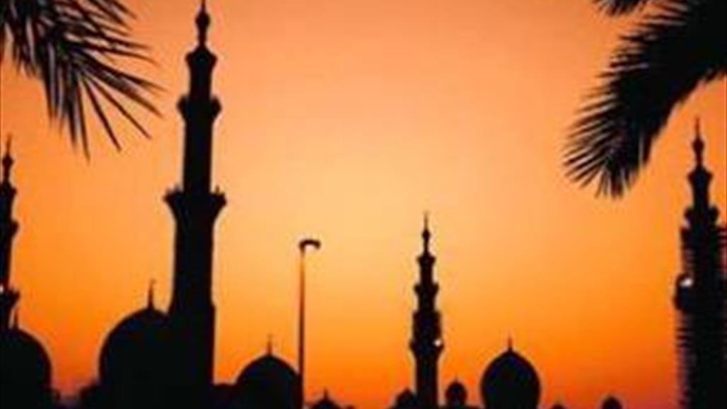 مسلمون يبكون بحرقة.. لاول مرة نسمع في الاذان "صلوا في بيوتكم"