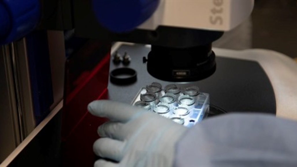 عالم يدرس علاجات محتملة لكورونا ويتوقع انتشار وباء آخر