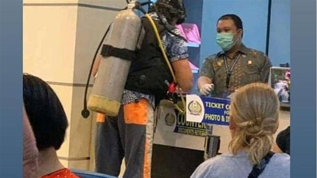 سائح يعلن الحرب على كورونا بطريقة مبتكرة