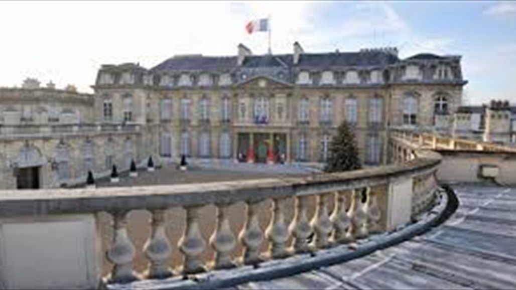 في قصرها اكثر من 300 غرفة.. زوجة ماكرون "اشعر صعوبة بالعيش"