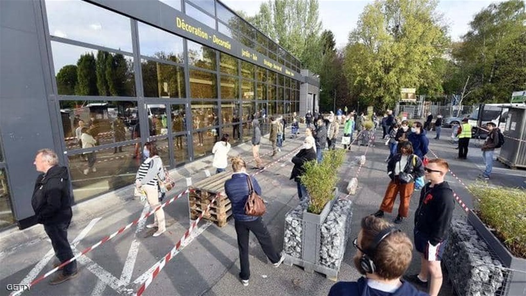 دولة أوروبية تتجاوز الذروة بشأن إصابات "كورونا" 