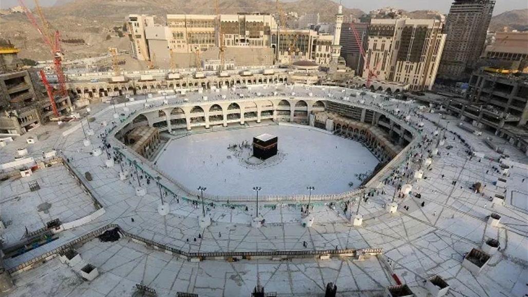  تعليق الصلوات الخمس والتراويح في مكة والمدينة خلال رمضان