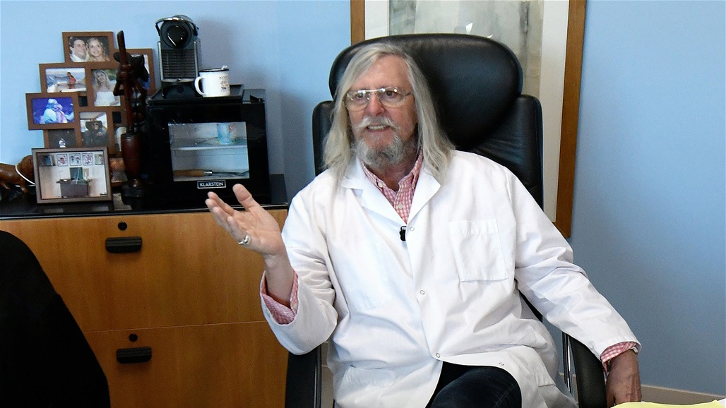  باحث فرنسي متفائل بنهاية فيروس كورونا في غضون شهر