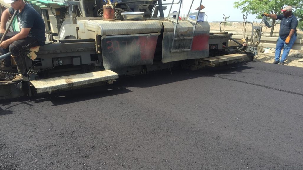 بالصور.. استئناف اكساء طريق بغداد سامراء