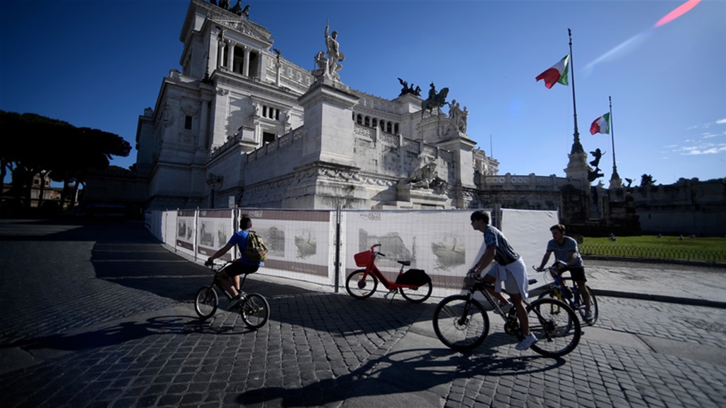 "رفع الأذان بإسبانيا وانتحار جماعي بإيطاليا".. أخبار في زمن كورونا
