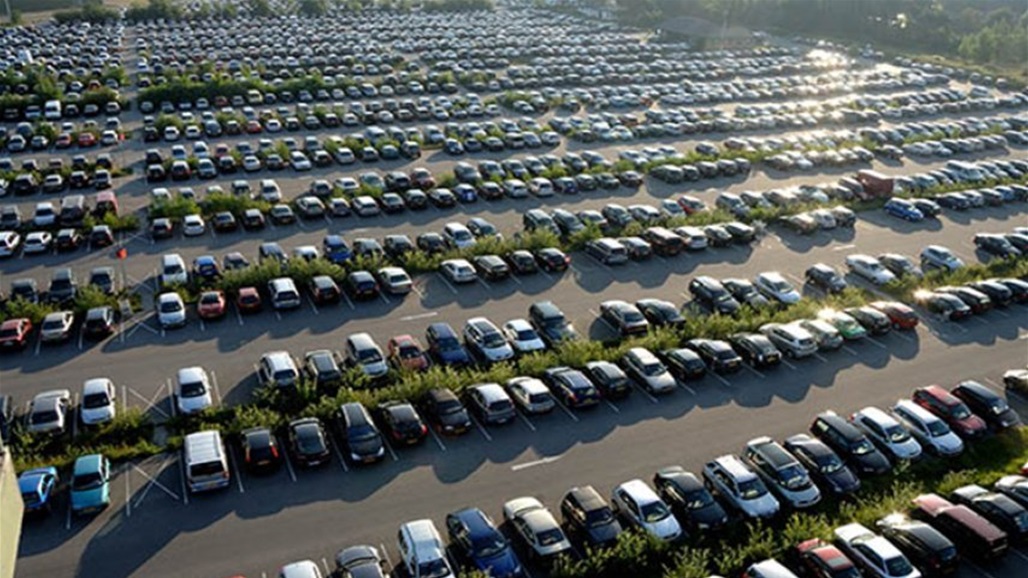 بالفيديو.. موقف سيارات يتحول لـ"ساحة صلاة" في ألمانيا