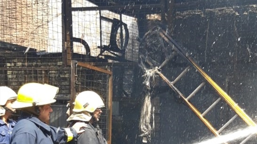 بالصور.. الدفاع المدني يخمد حريقاً نشب داخل أربع "مولدات أهلية" في البصرة