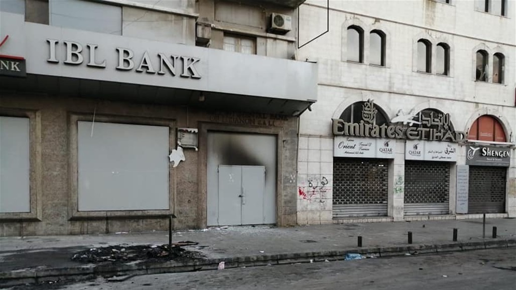  لبنان تشتعل ليلا اثر انباء عن انهيار الليرة 