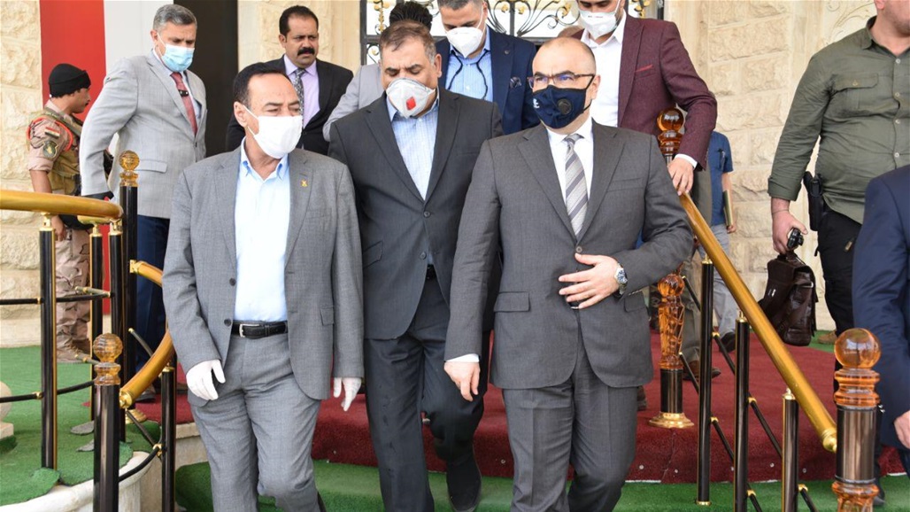 وزير الاتصالات يدعو كافة شركات القطاع الخاص لمساندة جهود الحكومة بالقضاء على عمليات تهريب الانترنت