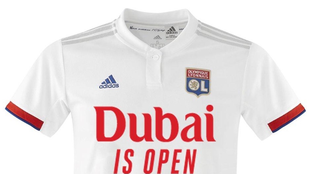 ليون يلعب أول مباراة بقمصان "Dubai is Open"