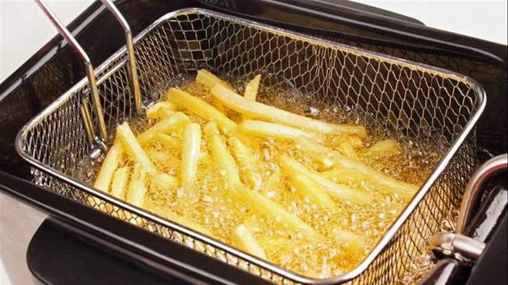 توفيت بعدما استخدمت هذا الزيت لقلي البطاطا