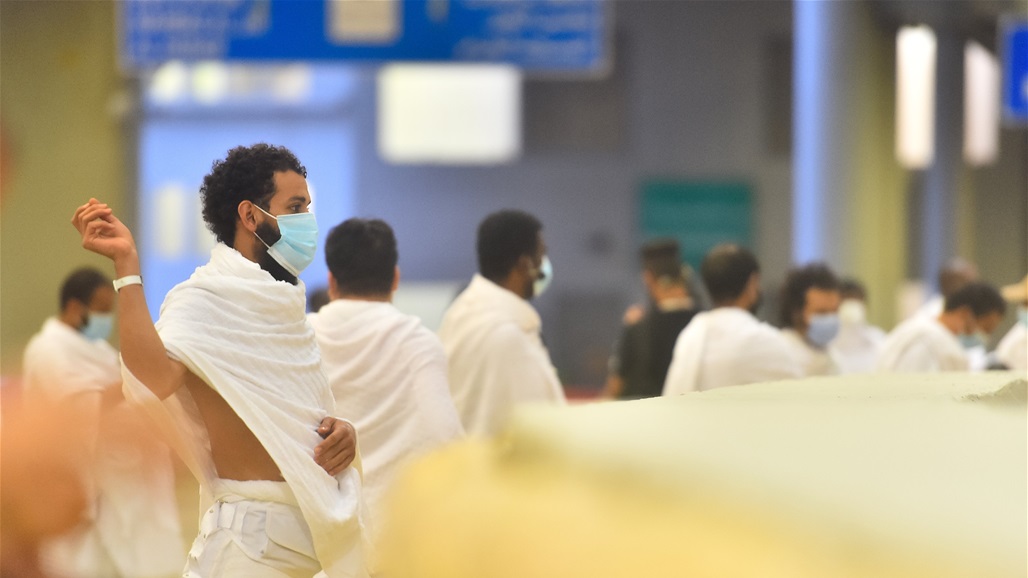 بالصور.. ضيوف الرحمن يبدأون رمي جمرة العقبة الكبرى وسط إجراءات استثنائية