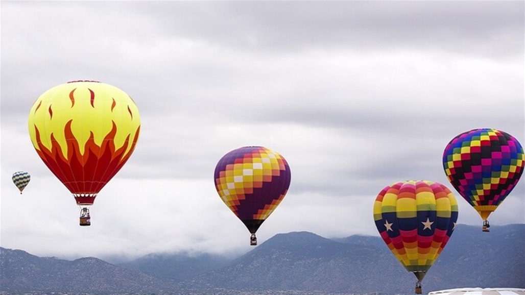 سقوط جماعي للمناطيد مع عشرات الأشخاص على متنها