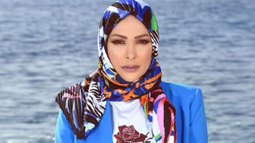 بالفيديو: أمل حجازي تعلّم المحجّبات كيفية وضع الكمامة بطريقة سهلة