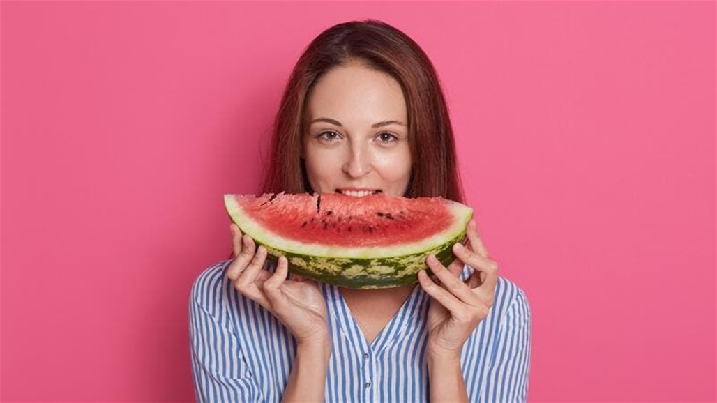 هؤلاء الأشخاص يمنع عليهم تناول البطيخ الأحمر!