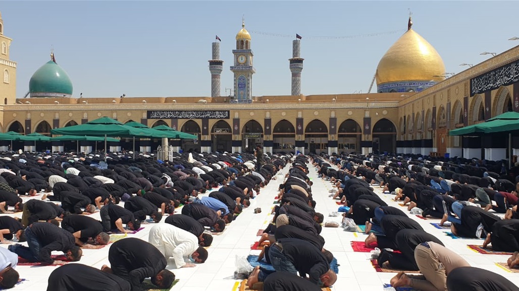 بالصور.. مشهد استثنائي في مسجد الكوفة