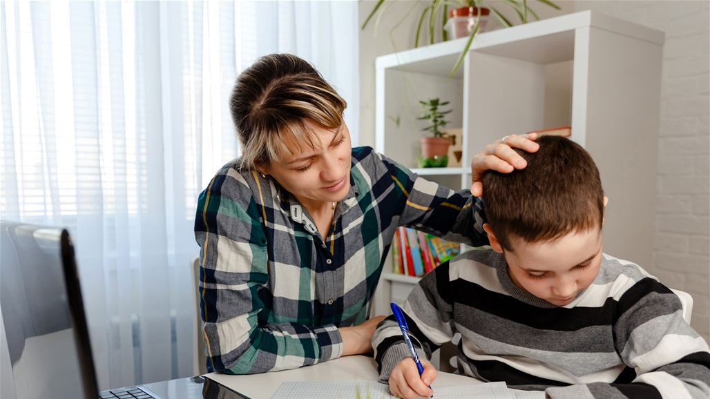 مع بداية العام الدراسي الجديد هكذا تساعدين طفلك على المذاكرة السليمة