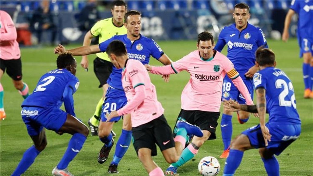 خيتافي يقدم هدية لريال مدريد بفوز مباغت على برشلونة