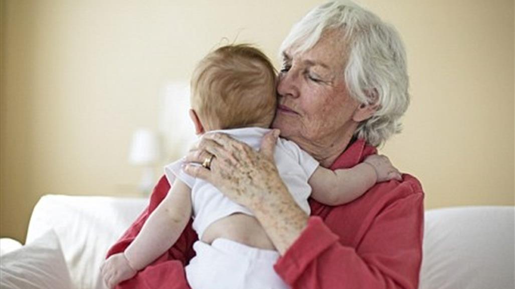 في بلد عربي… المطالبة بتخصيص راتب للجدات بعد اقفال الحضانات!