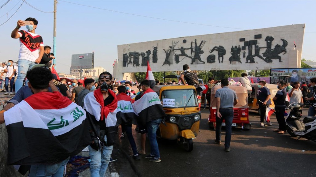 بالصور.. رفع خيام من التحرير