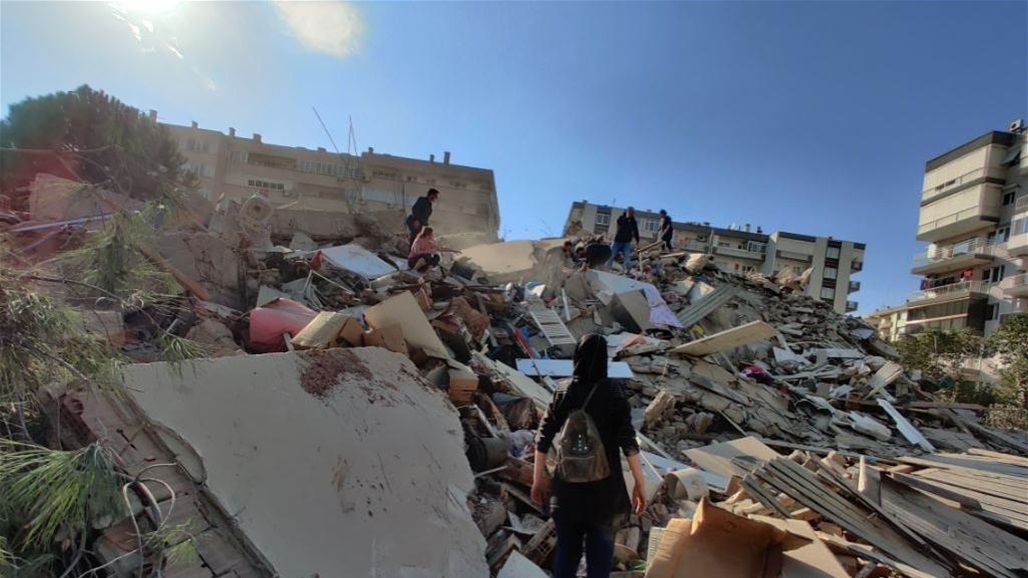 بالصور.. آثار الدمار الذي خلفه زلزال أزمير