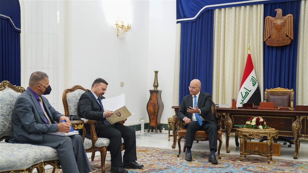 صالح يشدد ضرورة استرداد الأموال المنهوبة وغلق منافذ الفساد