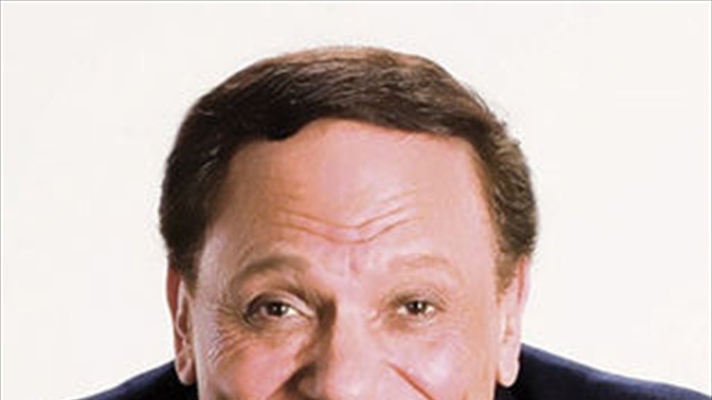 مقرب منه ينفي اصابة عادل امام بفيروس كورونا 