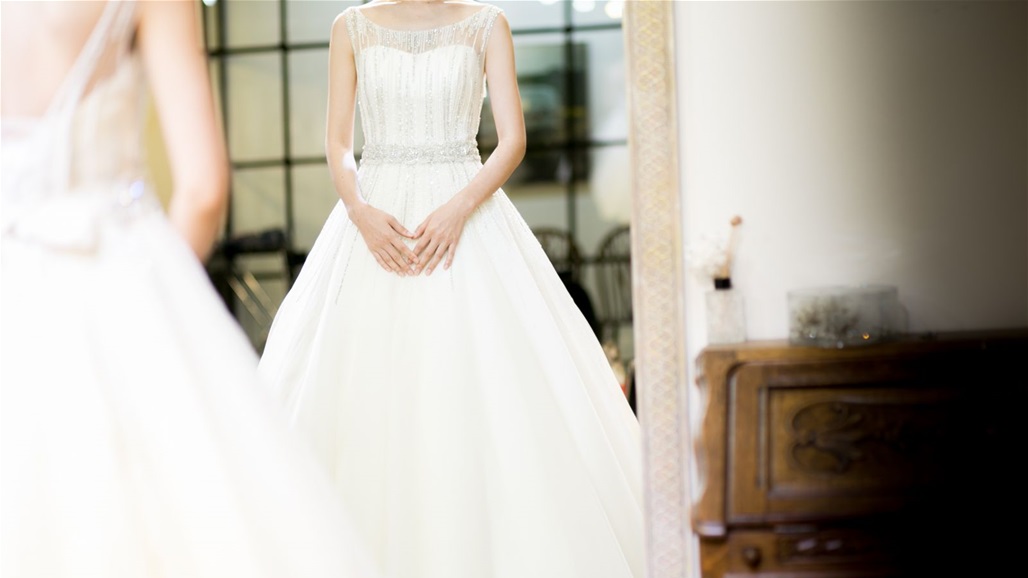 نجمة عراقية تثير ضجة بفستان الزفاف.. هل تزوجت؟ (صور)