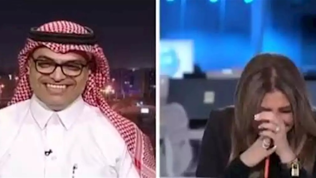 موقف ساخر.. مذيعة تدخل في نوبة ضحك على الهواء مباشرة! (فيديو)