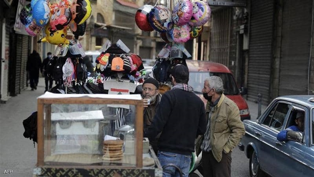 تراجع "كبير" لأعداد العمال العرب والأجانب في دولة عربية