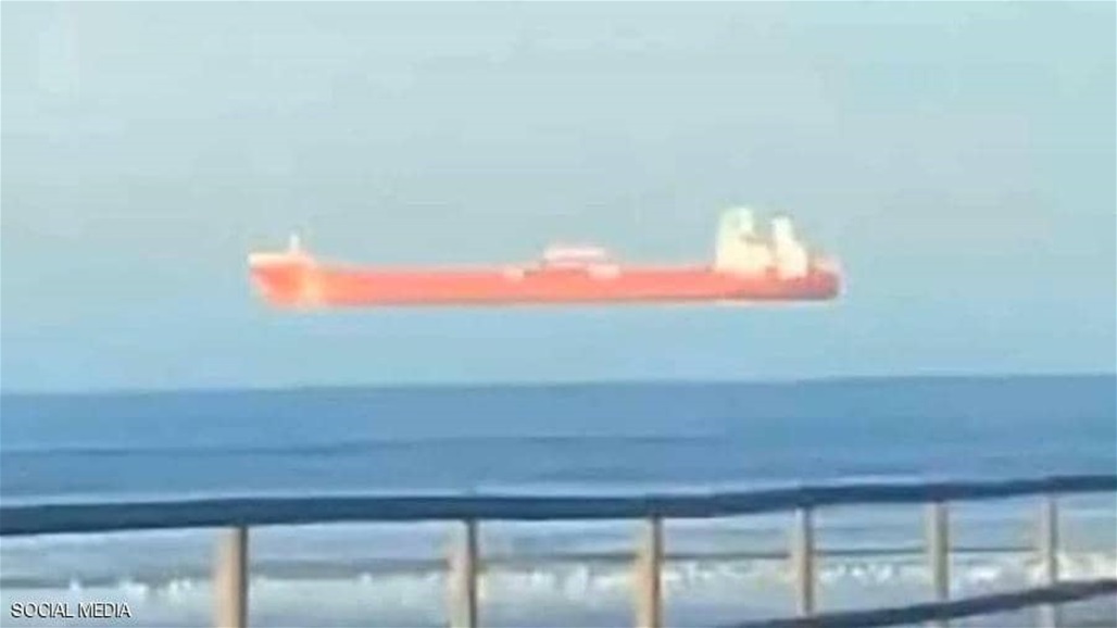 بالفيديو: سفينة تطفو في الهواء