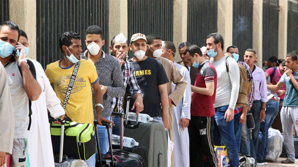 بسبب كورونا..الكويت تعتزم ابعاد الوافدين غير الملتزمين بحظر التجوال 