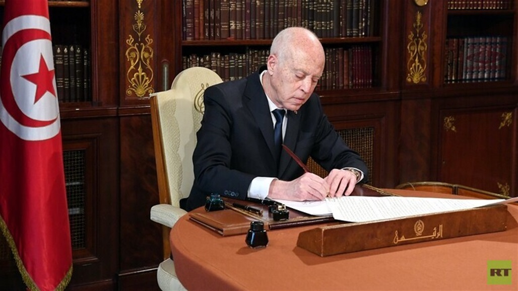 الرئيس التونسي يصف الازمة السياسية في بلاده بحرب الاستنزاف
