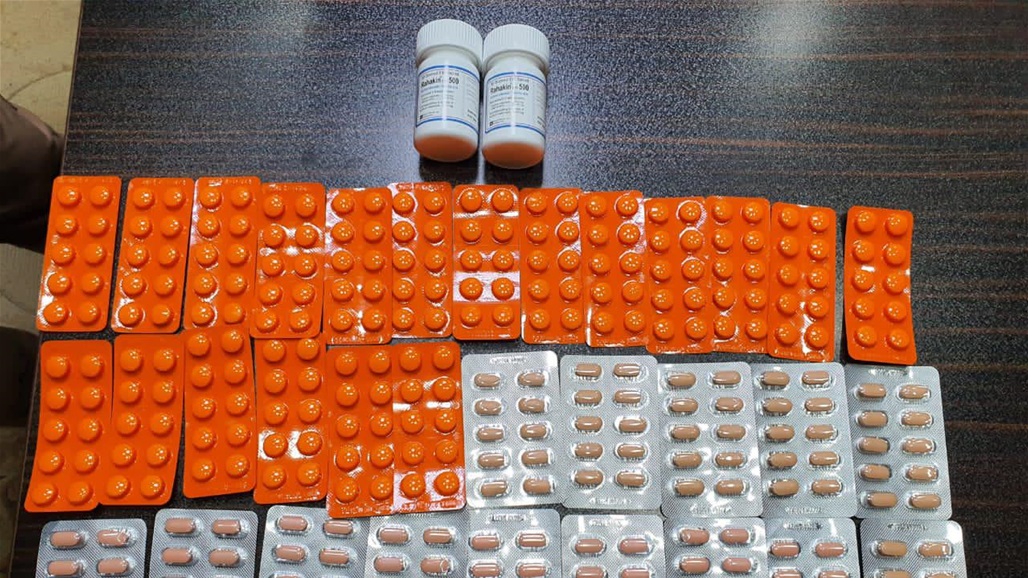 منفذ حدودي يضبط حبوب مخدرة بحوزة مسافر