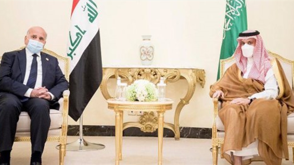 وزير الخارجية يبحث مع نظيره السعودي تعزيز التعاون المُشترَك