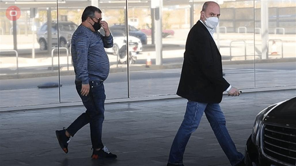 شاهد.. الكاميرا ترصد وصول والد هالاند ووكيل اعماله الى برشلونة