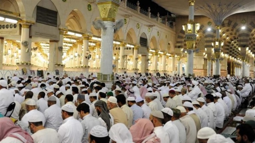 دولة عربية تمنع اداء صلاة التراويح في شهر رمضان 