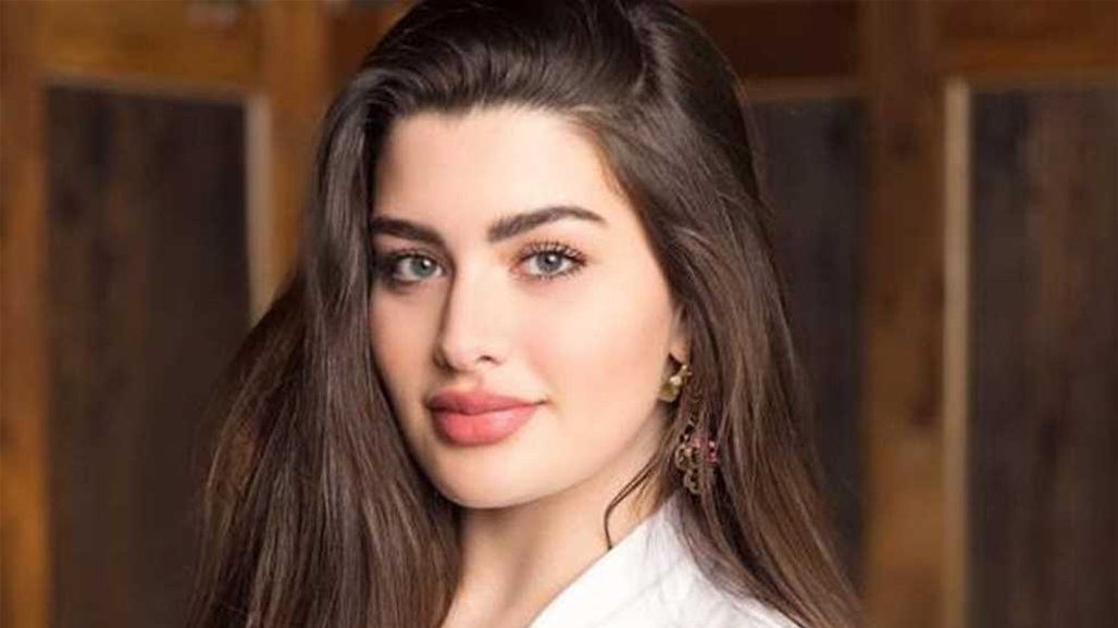 ضجة عارمة من فاشينستا كويتية بعد صورتها مع قريب بشار الأسد