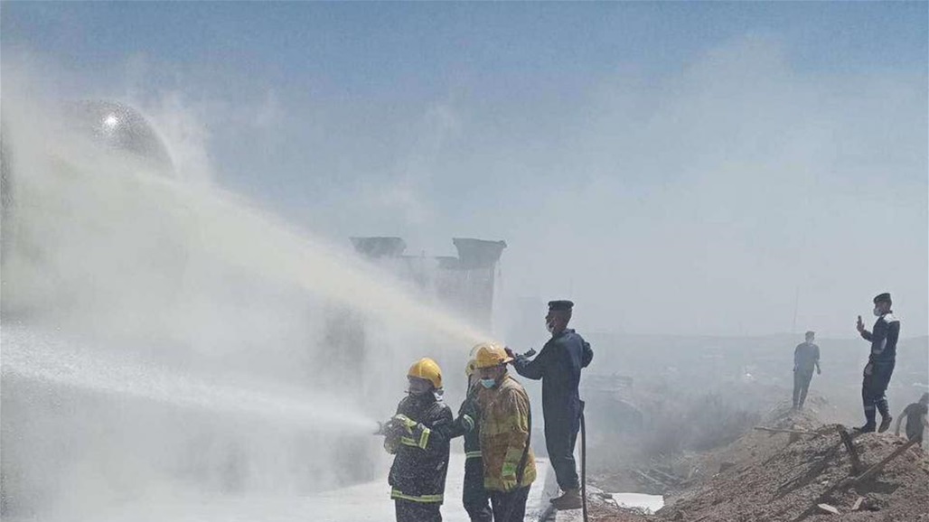 الدفاع المدني يخمد حريقا داخل شركة للألبان بأطراف بغداد