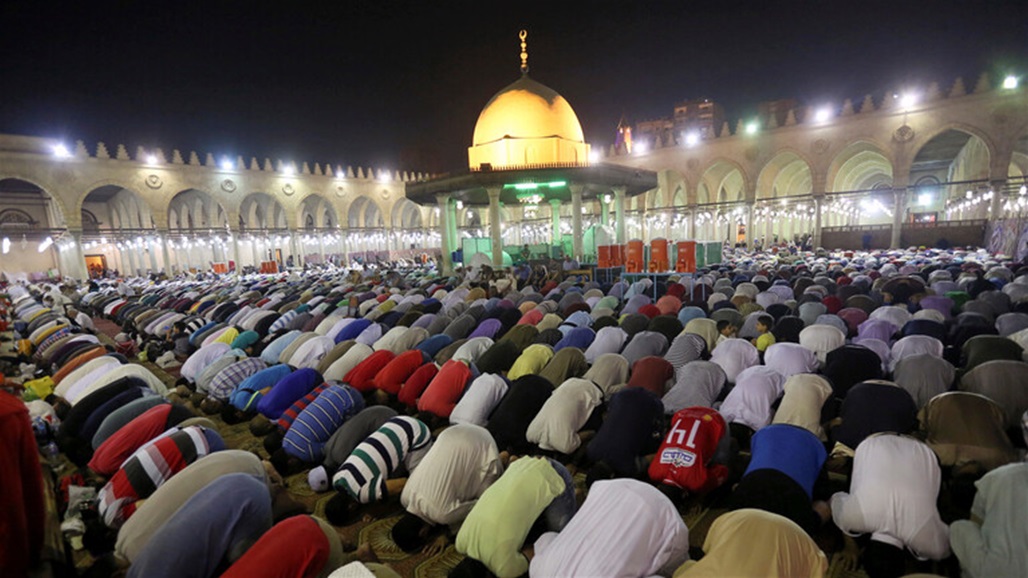 مصر.. إغلاق مسجد وتوقيف شيخه بسبب صلاة التراويح 