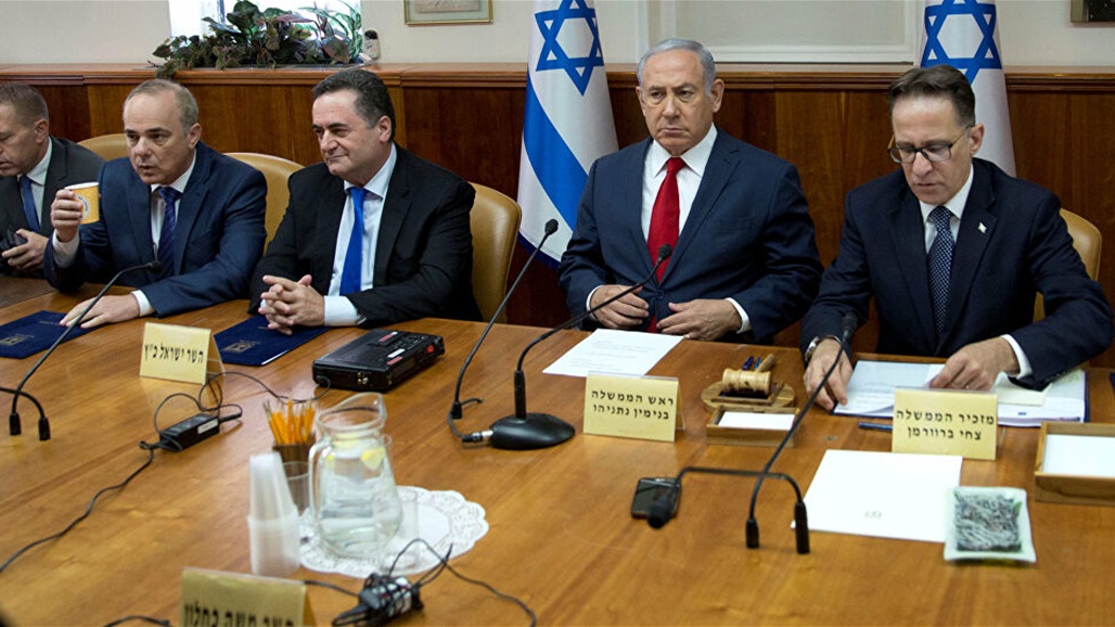 الرئيس الإسرائيلي يختار "منافس نتنياهو" لتشكيل الحكومة