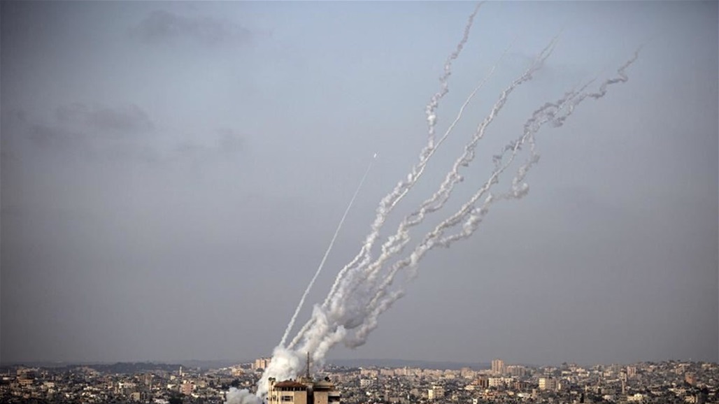بينها "ديمونا".. وابل من الصواريخ الفلسطينية يستهدف مدن إسرائيل